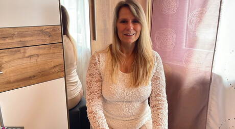 TAC Amateurs invite you to explore free xxx photos featuring Sweet Susi in perfect anal scene